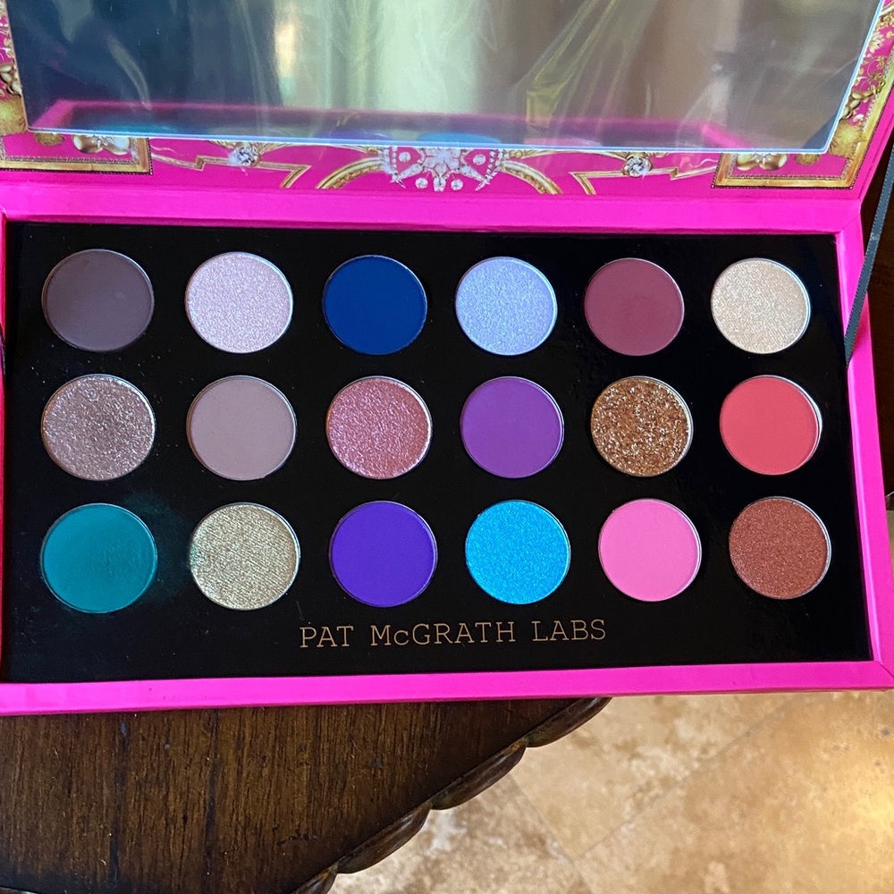 Pat McGrath Artistry Palette - Celestial Nirvana - Picture 13 of 14
